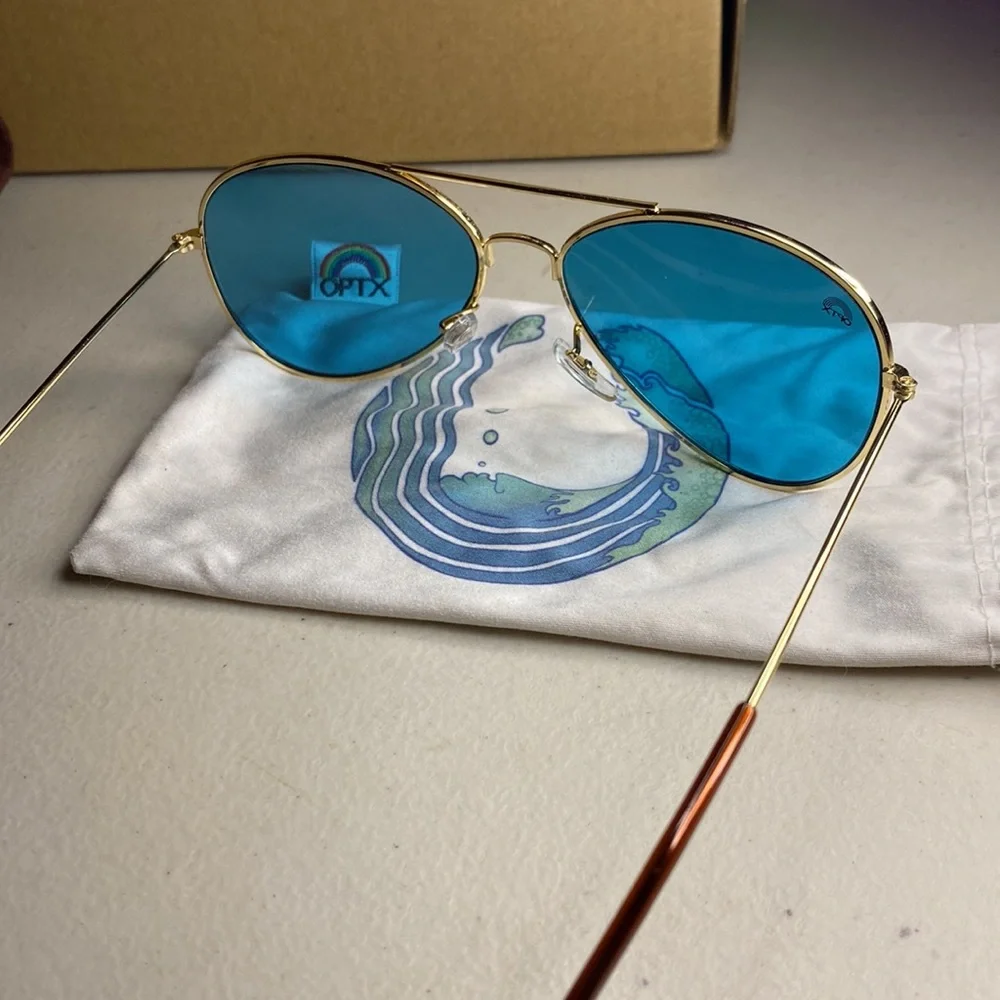 Blue tinted sunníes